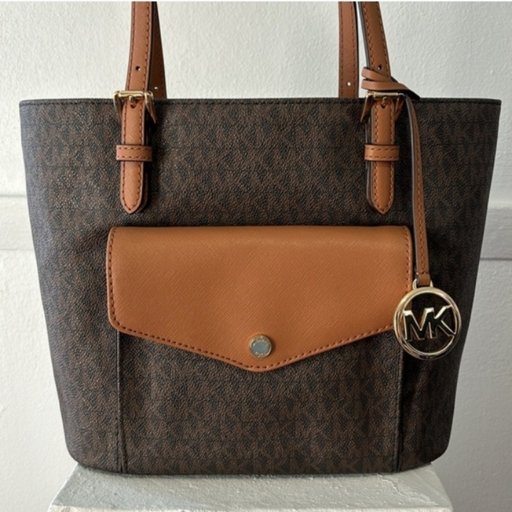 Michael Kors Jet Set Large Logo Pocket Tote Bag - Picture 2 of 16